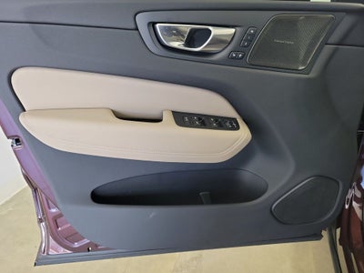 2026 Volvo XC60 Plug-In Hybrid T8 Plus