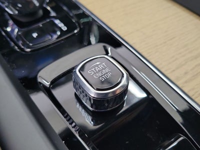 2026 Volvo XC60 Plug-In Hybrid T8 Plus