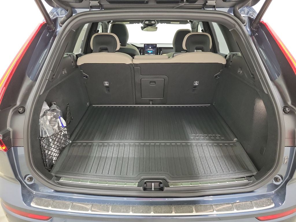 2026 Volvo XC60 Plug-In Hybrid T8 Plus