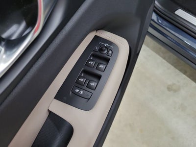 2026 Volvo XC60 Plug-In Hybrid T8 Plus