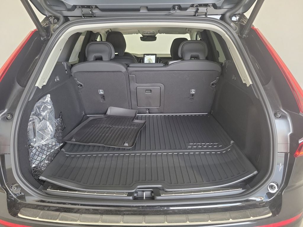 2026 Volvo XC60 Plug-In Hybrid T8 Plus