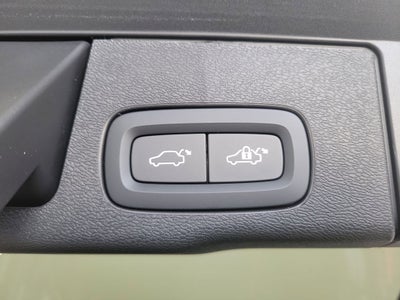 2026 Volvo XC60 Plug-In Hybrid T8 Plus