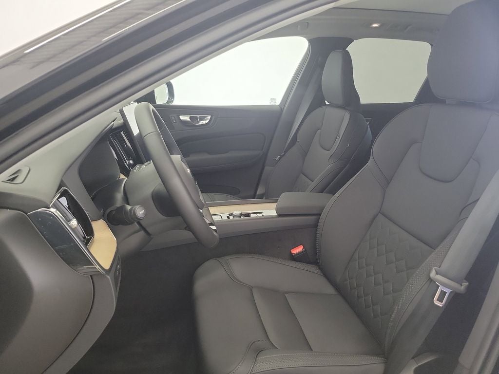 2026 Volvo XC60 Plug-In Hybrid T8 Plus