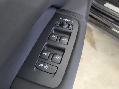 2026 Volvo XC60 Plug-In Hybrid T8 Plus
