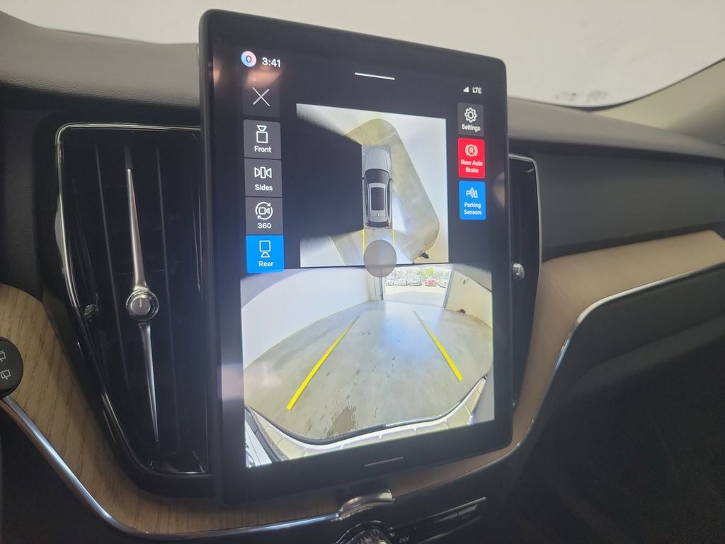 2026 Volvo XC60 Plug-In Hybrid T8 Plus