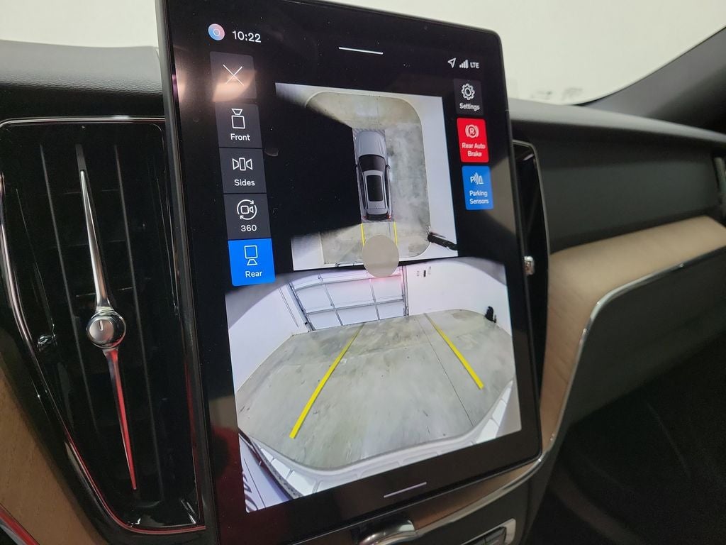 2026 Volvo XC60 Plug-In Hybrid T8 Plus