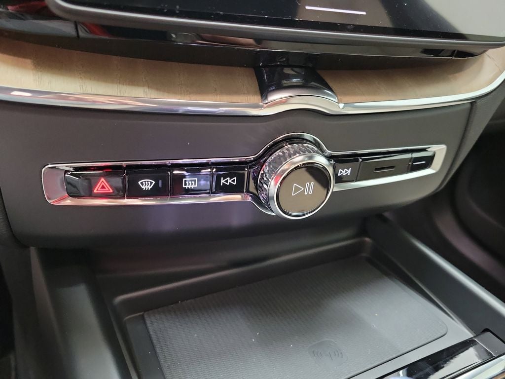 2026 Volvo XC60 Plug-In Hybrid T8 Plus