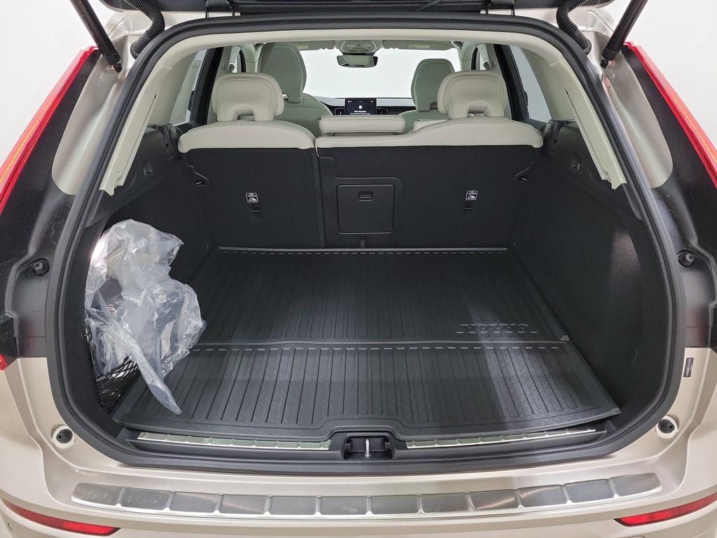 2026 Volvo XC60 Plug-In Hybrid T8 Ultra