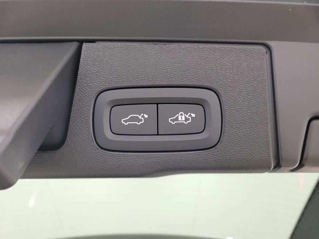 2026 Volvo XC60 Plug-In Hybrid T8 Ultra