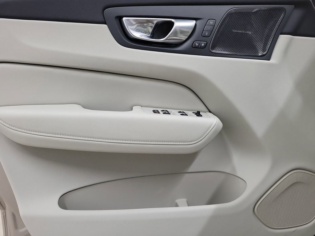 2026 Volvo XC60 Plug-In Hybrid T8 Ultra