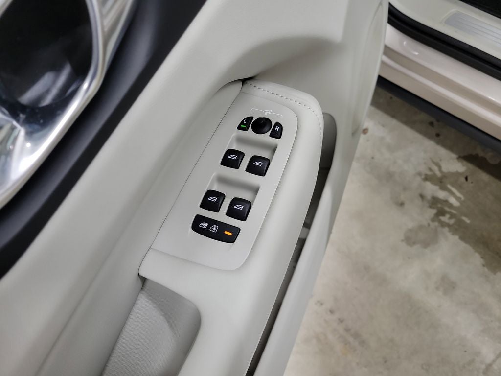 2026 Volvo XC60 Plug-In Hybrid T8 Ultra