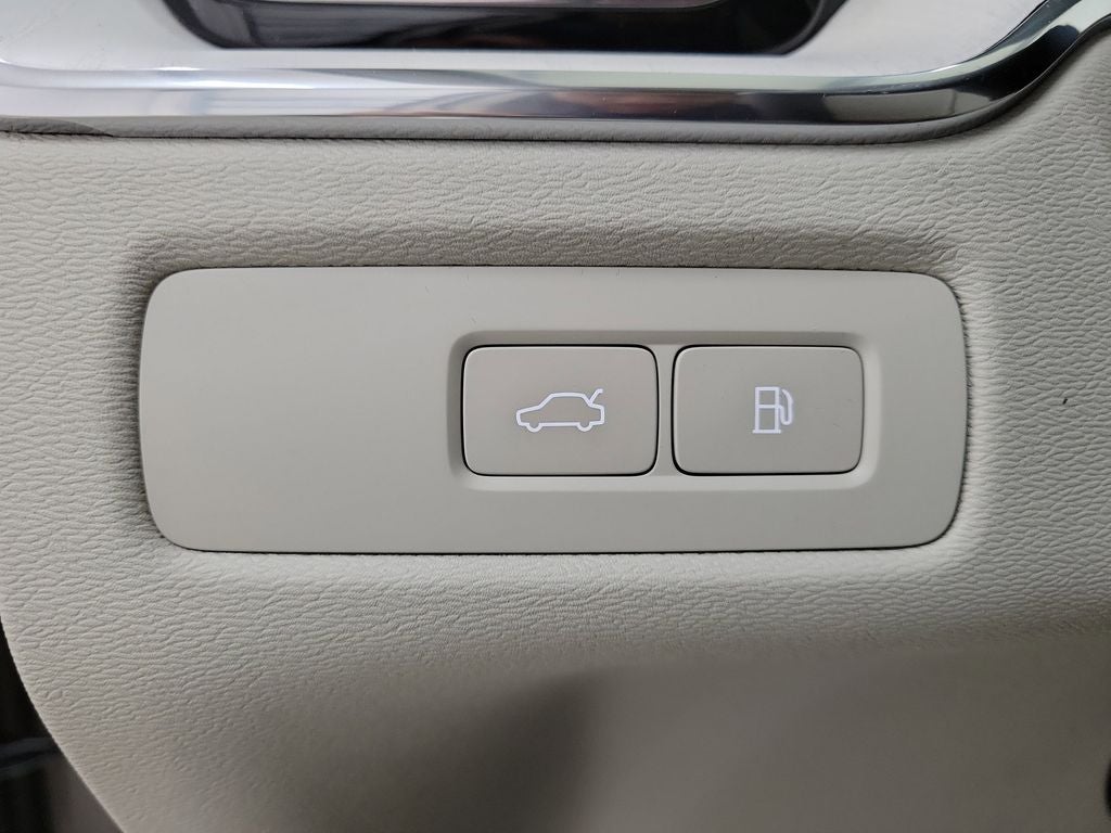 2026 Volvo XC60 Plug-In Hybrid T8 Ultra