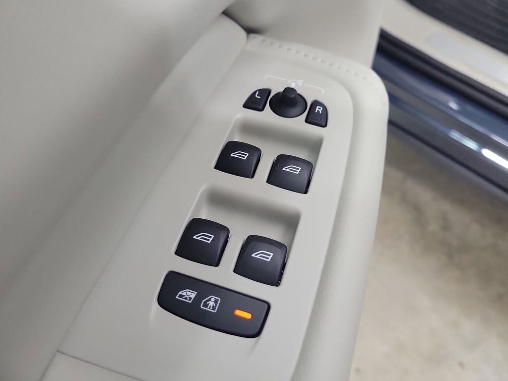 2026 Volvo XC60 Plug-In Hybrid T8 Ultra