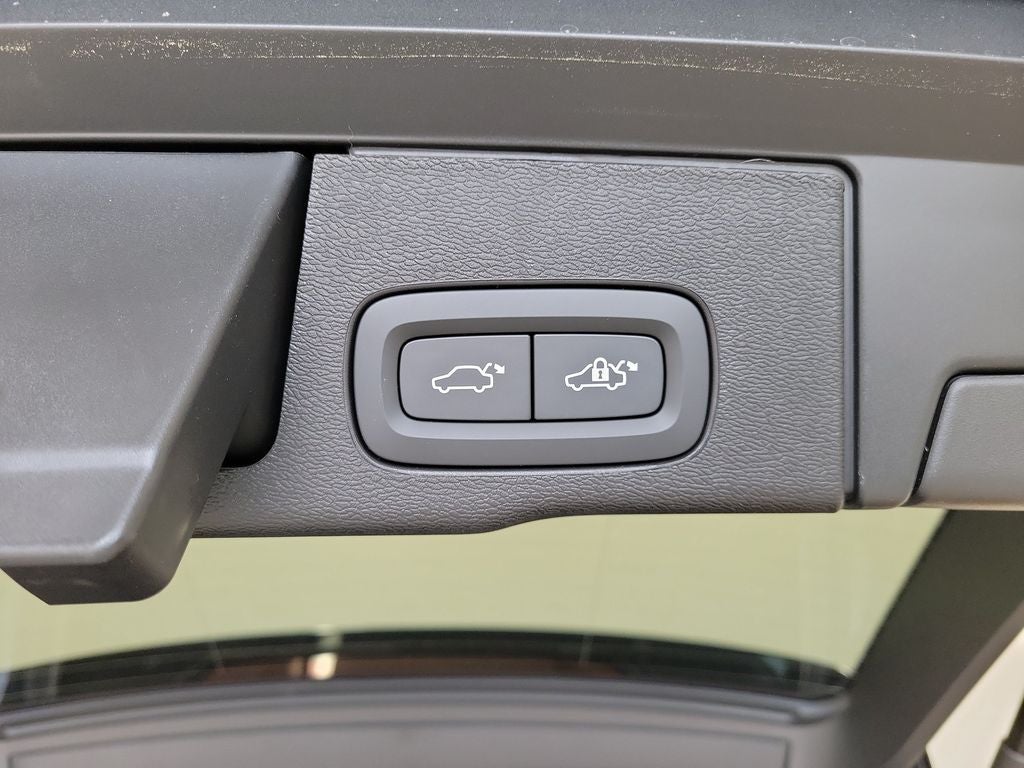 2026 Volvo XC60 Plug-In Hybrid T8 Ultra