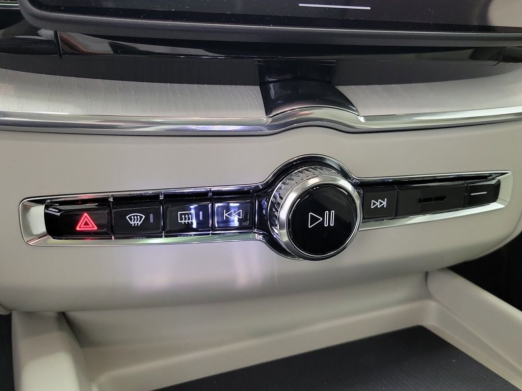 2026 Volvo XC60 Plug-In Hybrid T8 Ultra