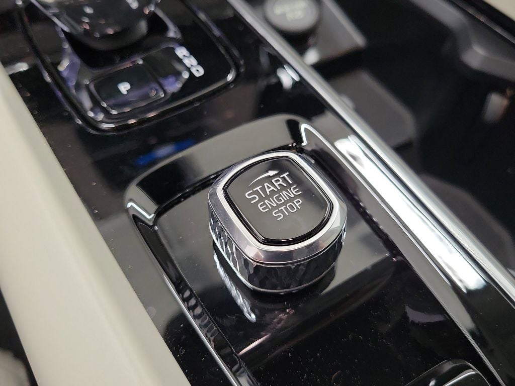 2026 Volvo XC60 Plug-In Hybrid T8 Ultra