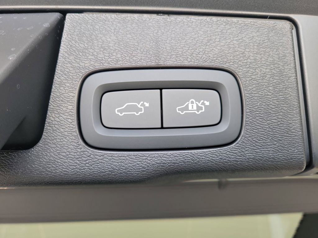 2026 Volvo XC60 Plug-In Hybrid T8 Ultra