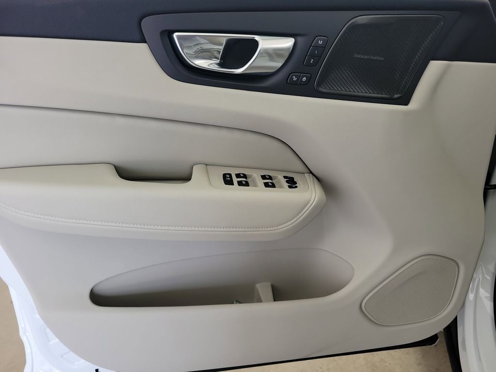 2026 Volvo XC60 Plug-In Hybrid T8 Ultra