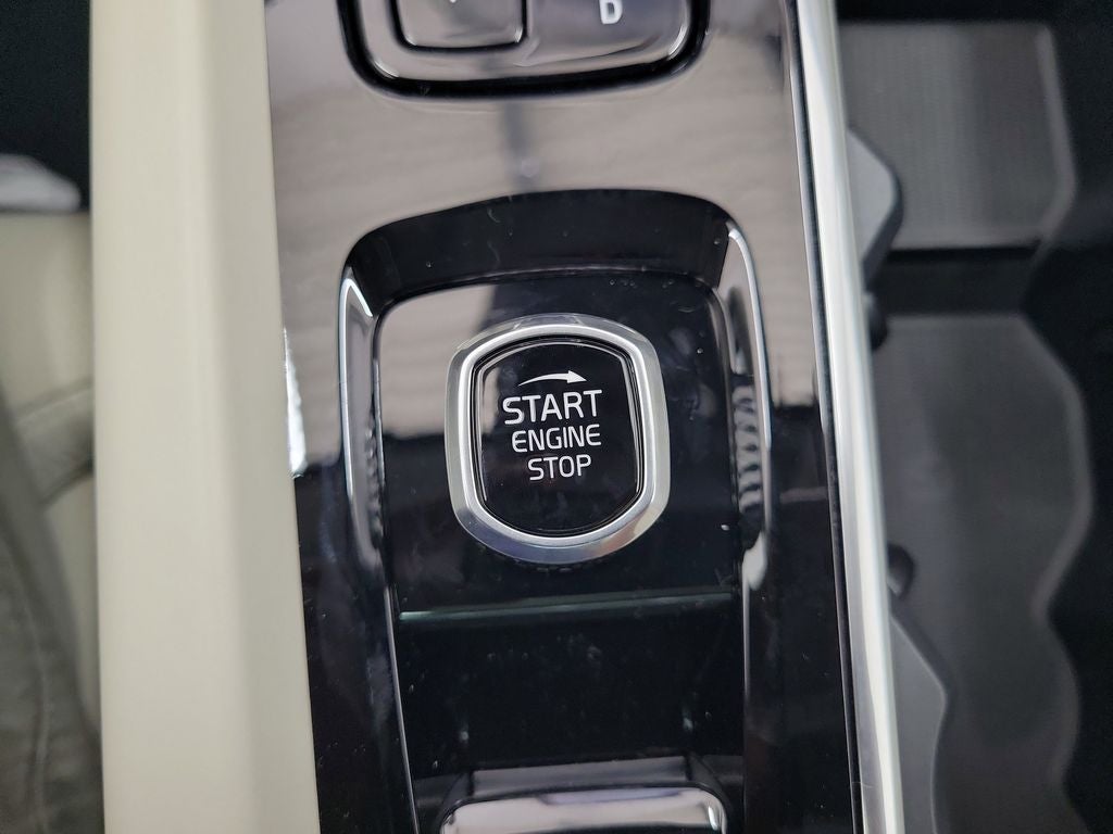 2026 Volvo XC60 Plug-In Hybrid T8 Ultra