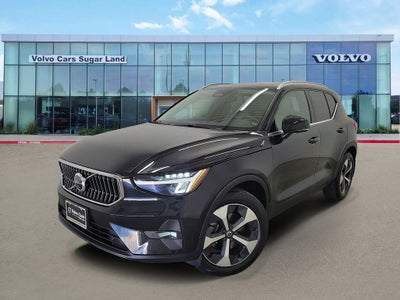 2023 Volvo XC40 B4 Plus Bright Theme
