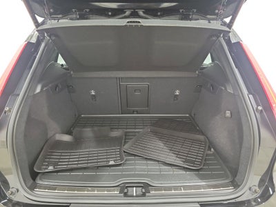 2023 Volvo XC40 B4 Plus Bright Theme