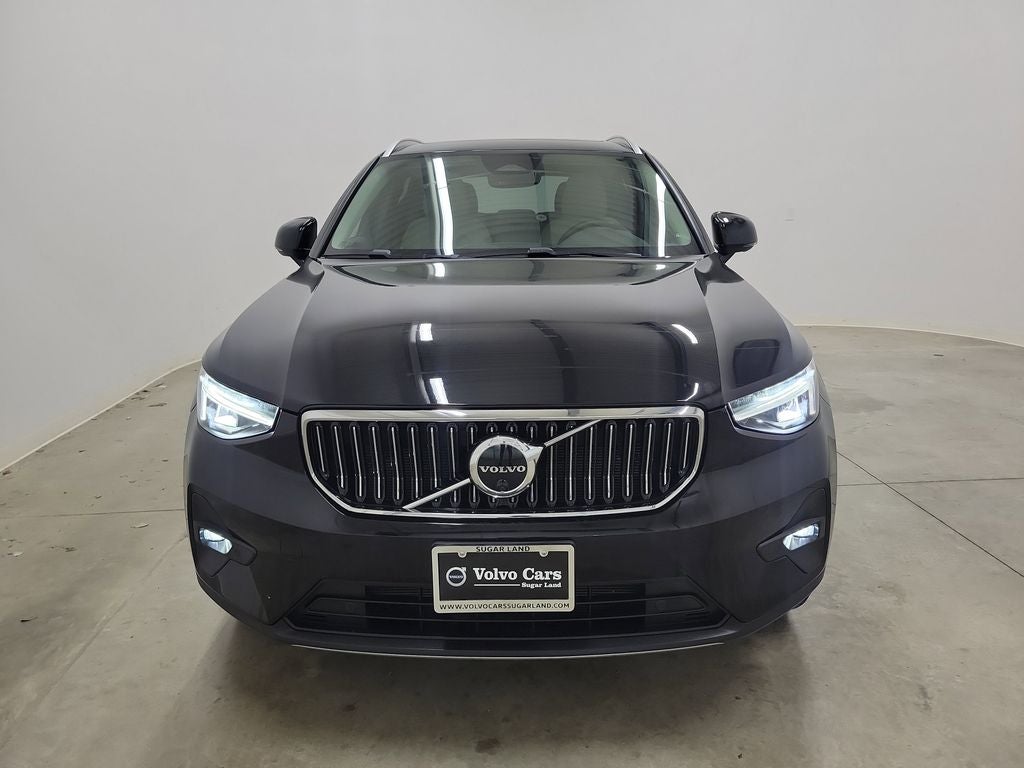 2023 Volvo XC40 B4 Plus Bright Theme