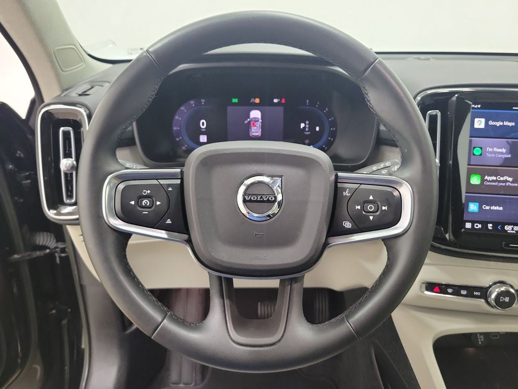 2023 Volvo XC40 B4 Plus Bright Theme