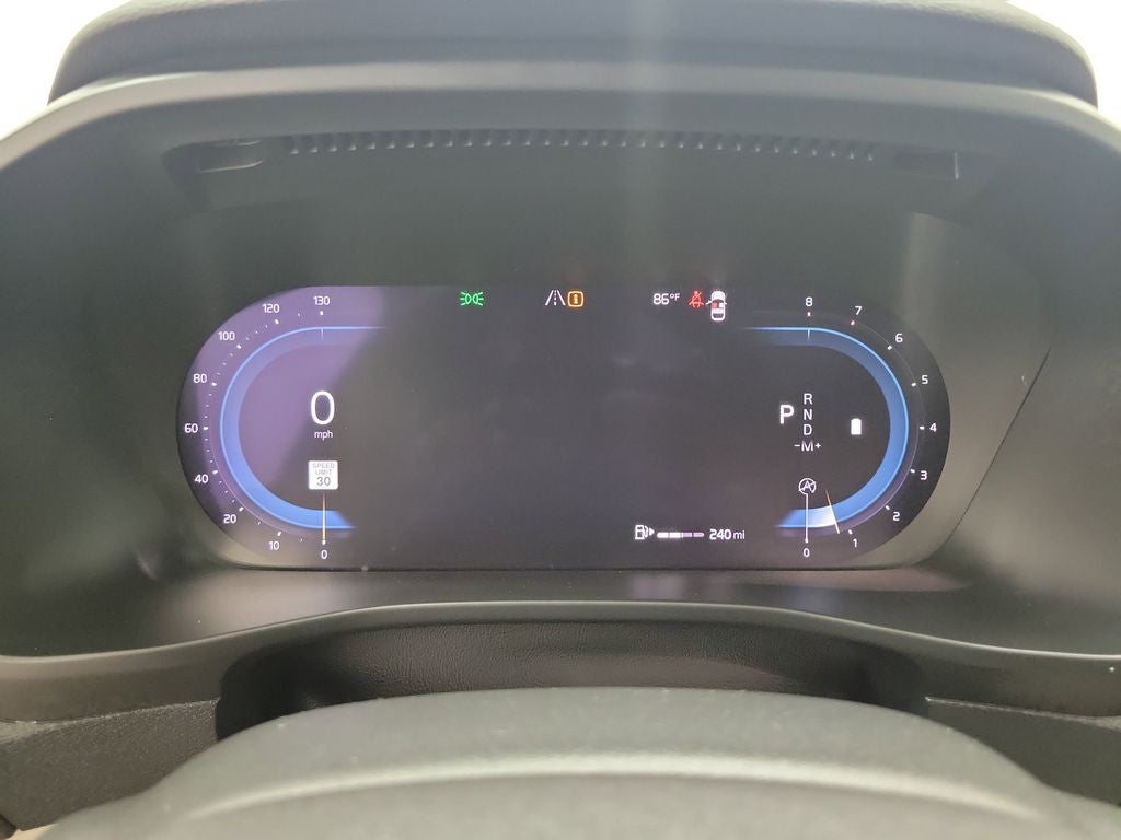 2023 Volvo XC40 B4 Plus Bright Theme