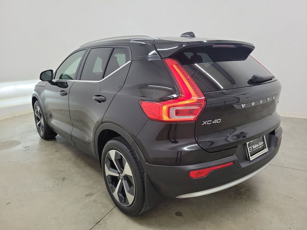 2023 Volvo XC40 B4 Plus Bright Theme