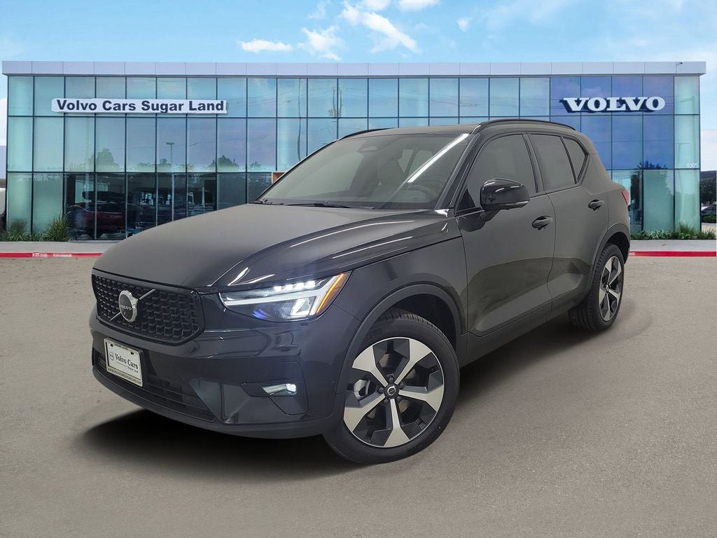 2026 Volvo XC40 B4 Plus