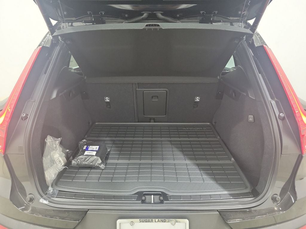 2026 Volvo XC40 B4 Plus