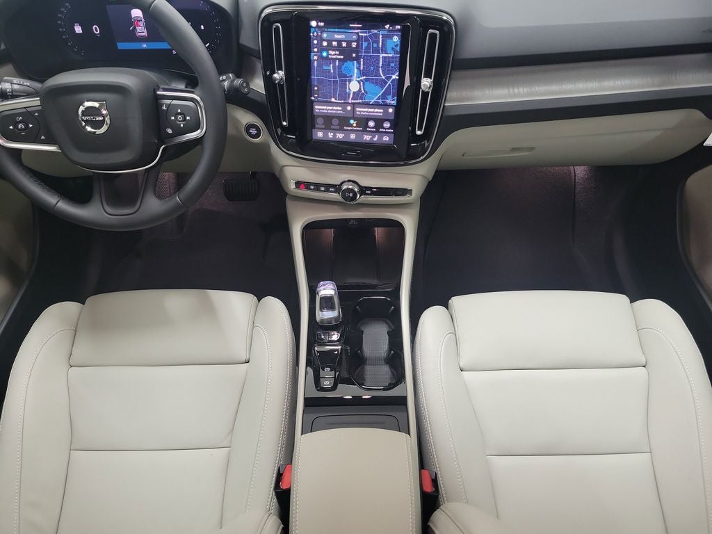 2026 Volvo XC40 B4 Plus