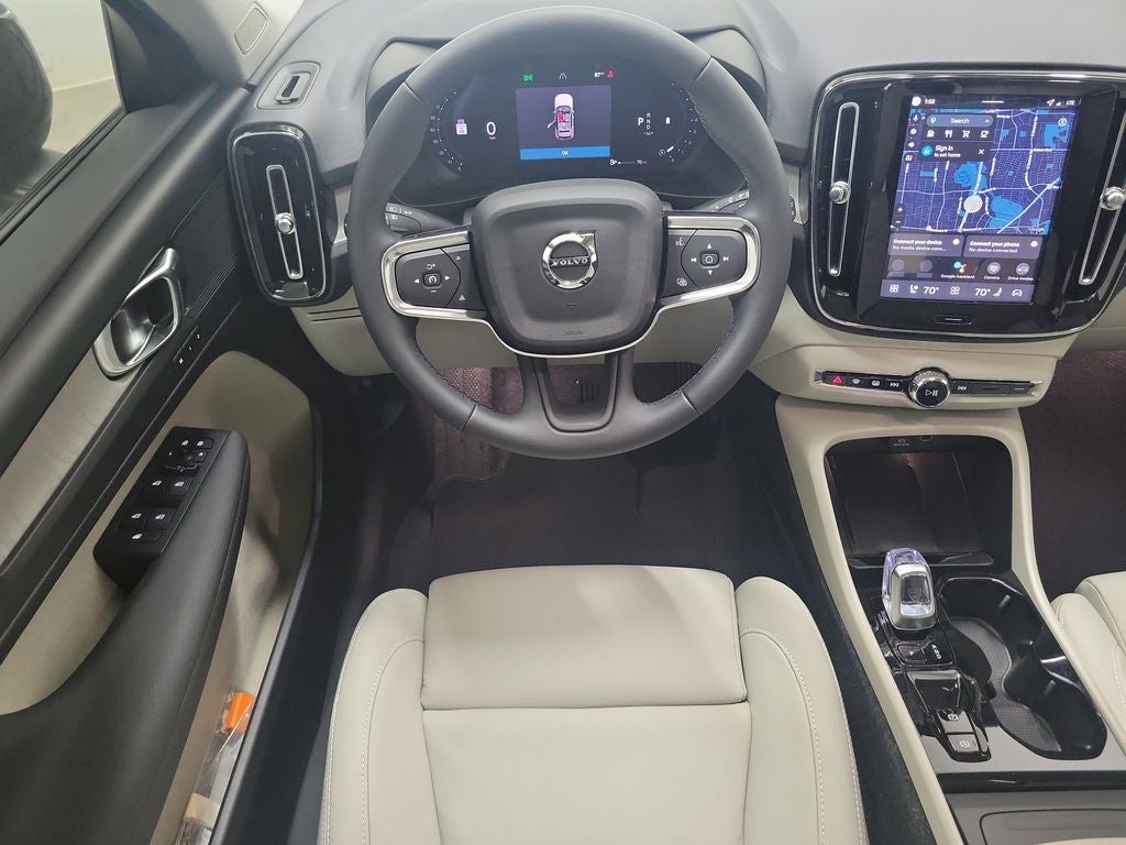 2026 Volvo XC40 B4 Plus