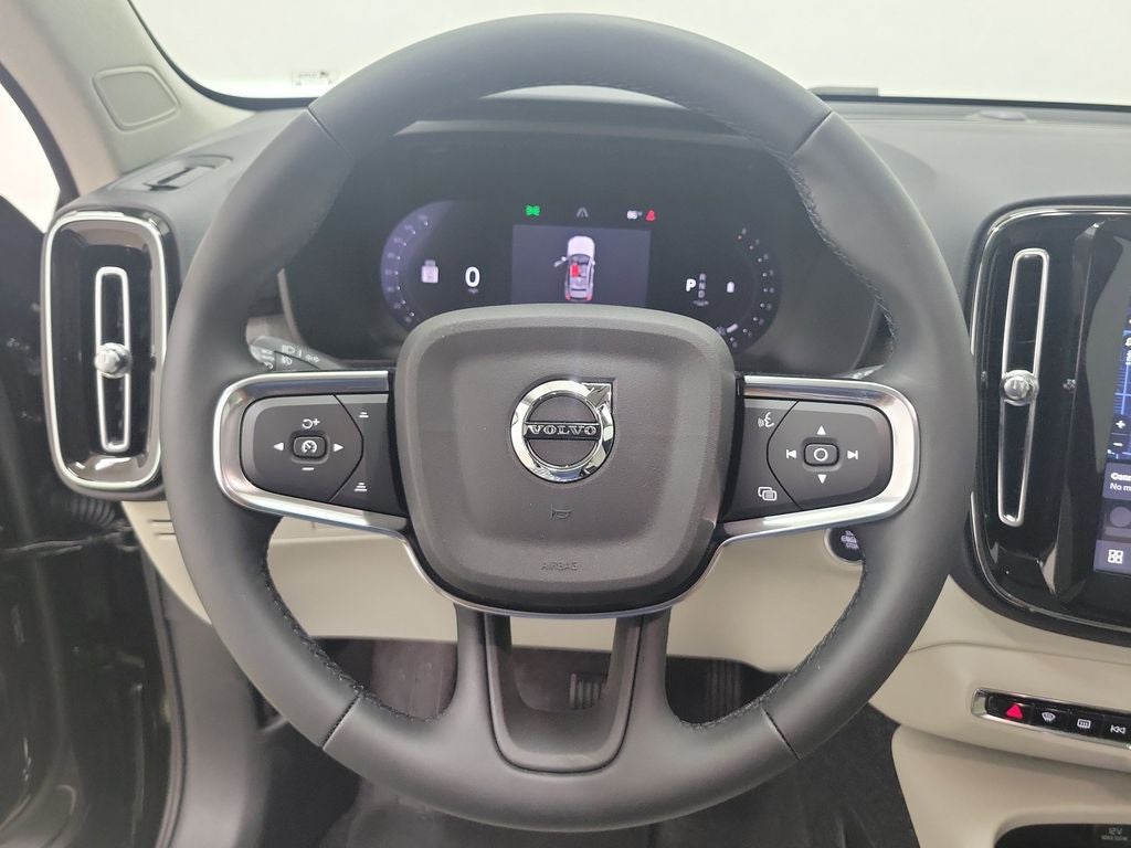 2026 Volvo XC40 B4 Plus