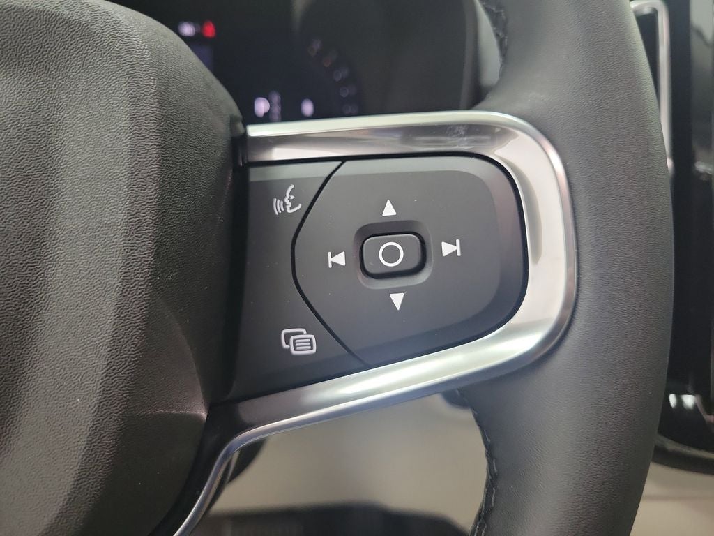 2026 Volvo XC40 B4 Plus