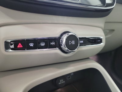 2026 Volvo XC40 B4 Plus