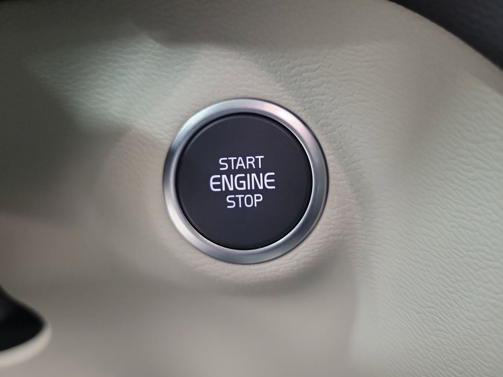 2026 Volvo XC40 B4 Plus