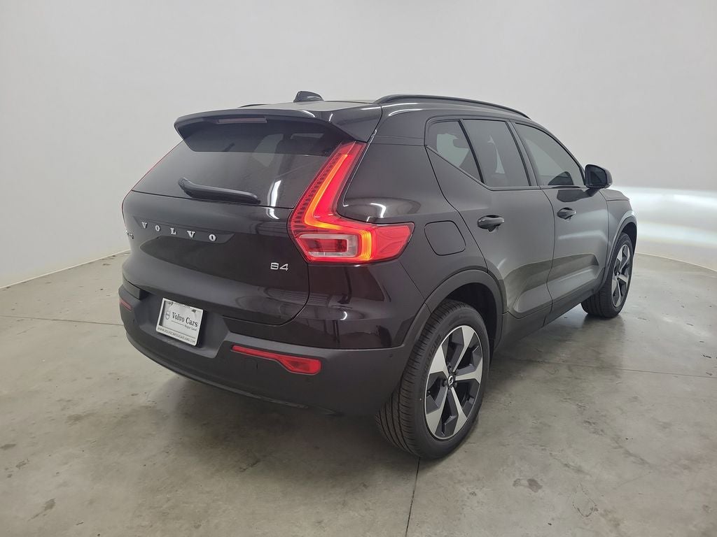 2026 Volvo XC40 B4 Plus