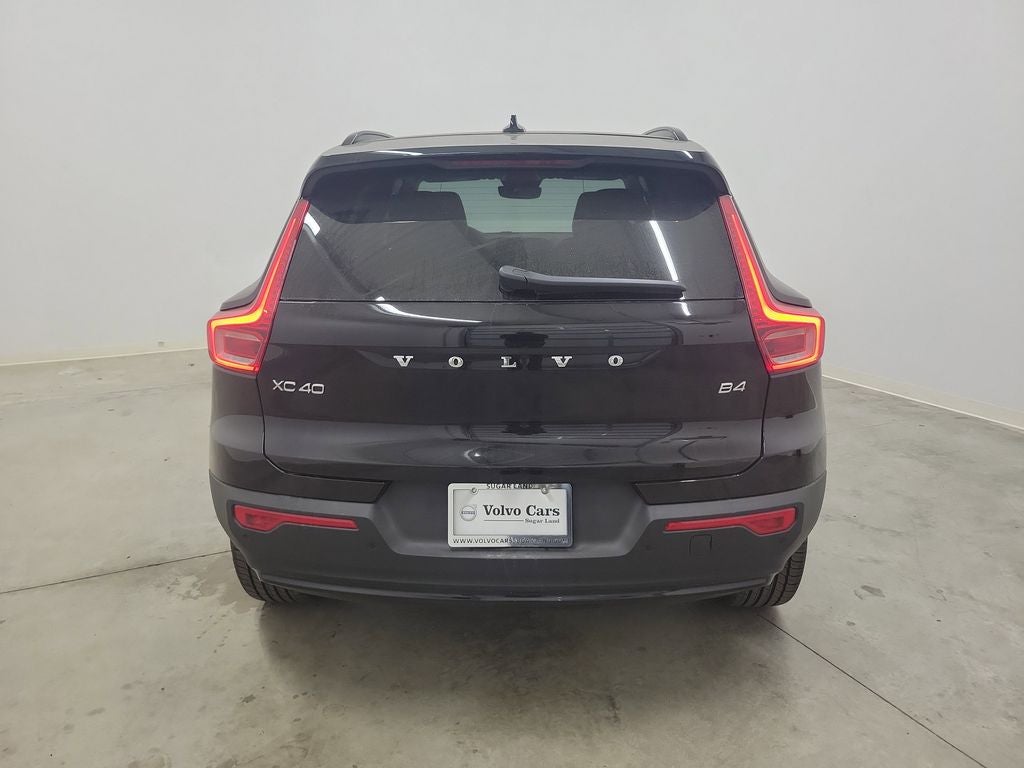 2026 Volvo XC40 B4 Plus