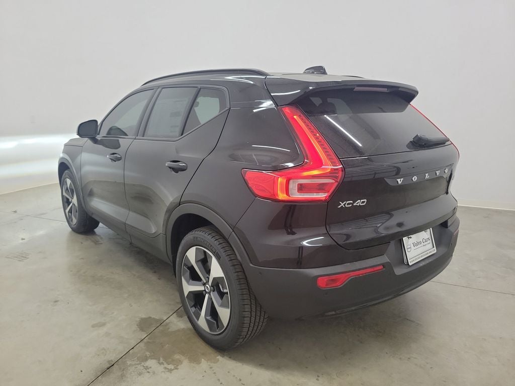 2026 Volvo XC40 B4 Plus