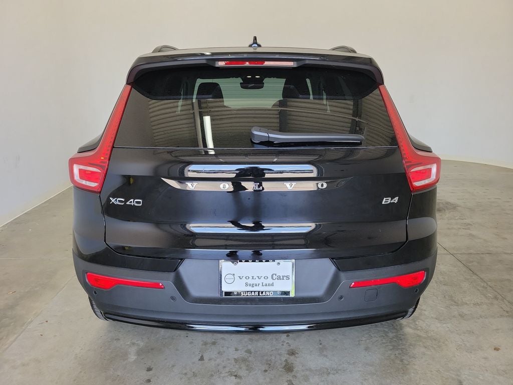2026 Volvo XC40 B4 Plus