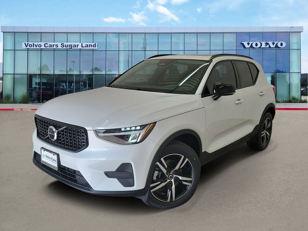 2026 Volvo XC40 B4 Core