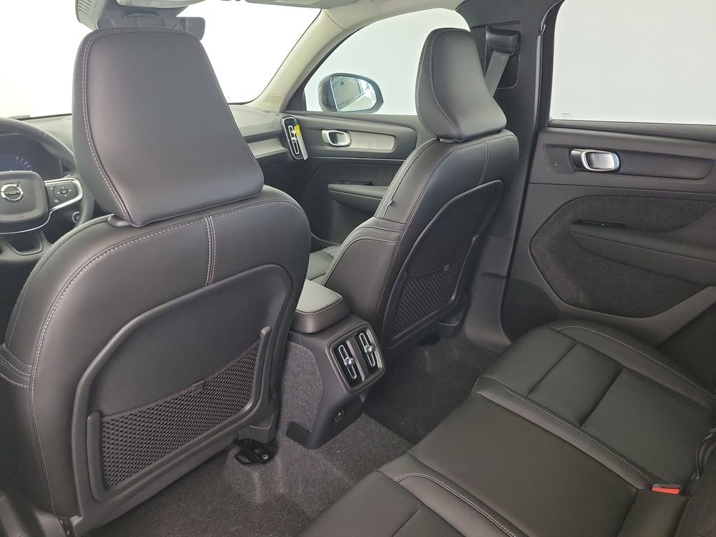 2026 Volvo XC40 B4 Core