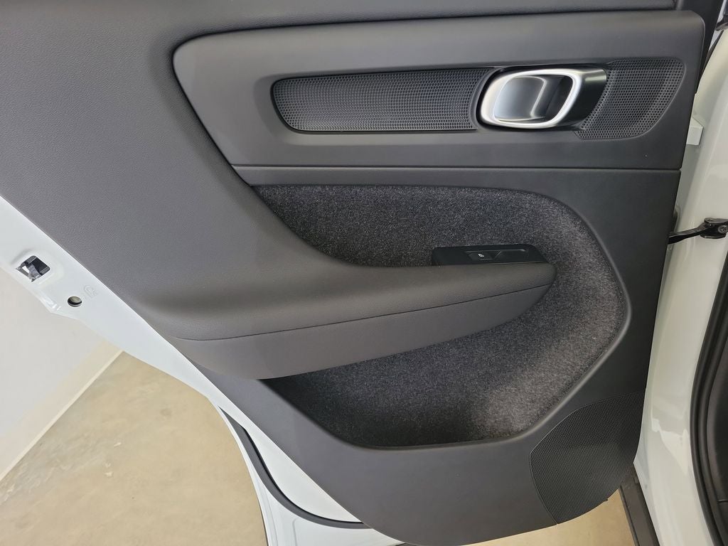 2026 Volvo XC40 B4 Core