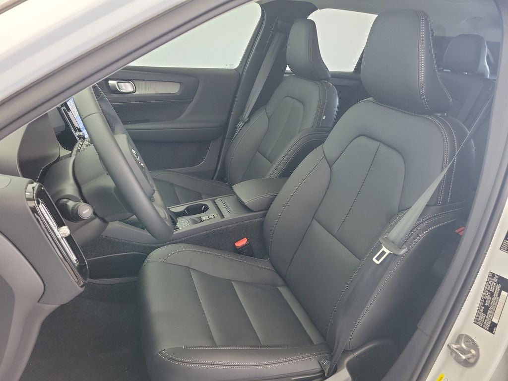 2026 Volvo XC40 B4 Core