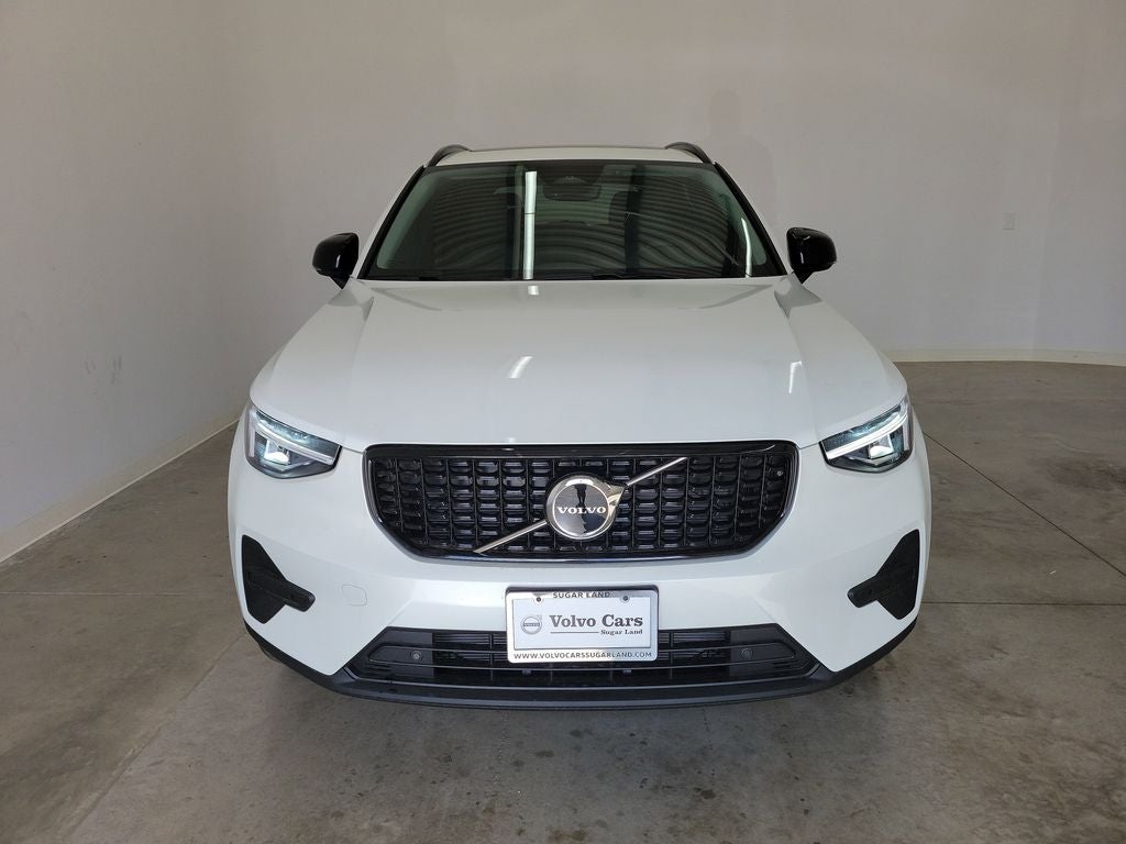 2026 Volvo XC40 B4 Core
