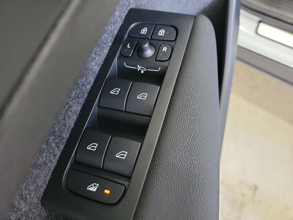 2026 Volvo XC40 B4 Core