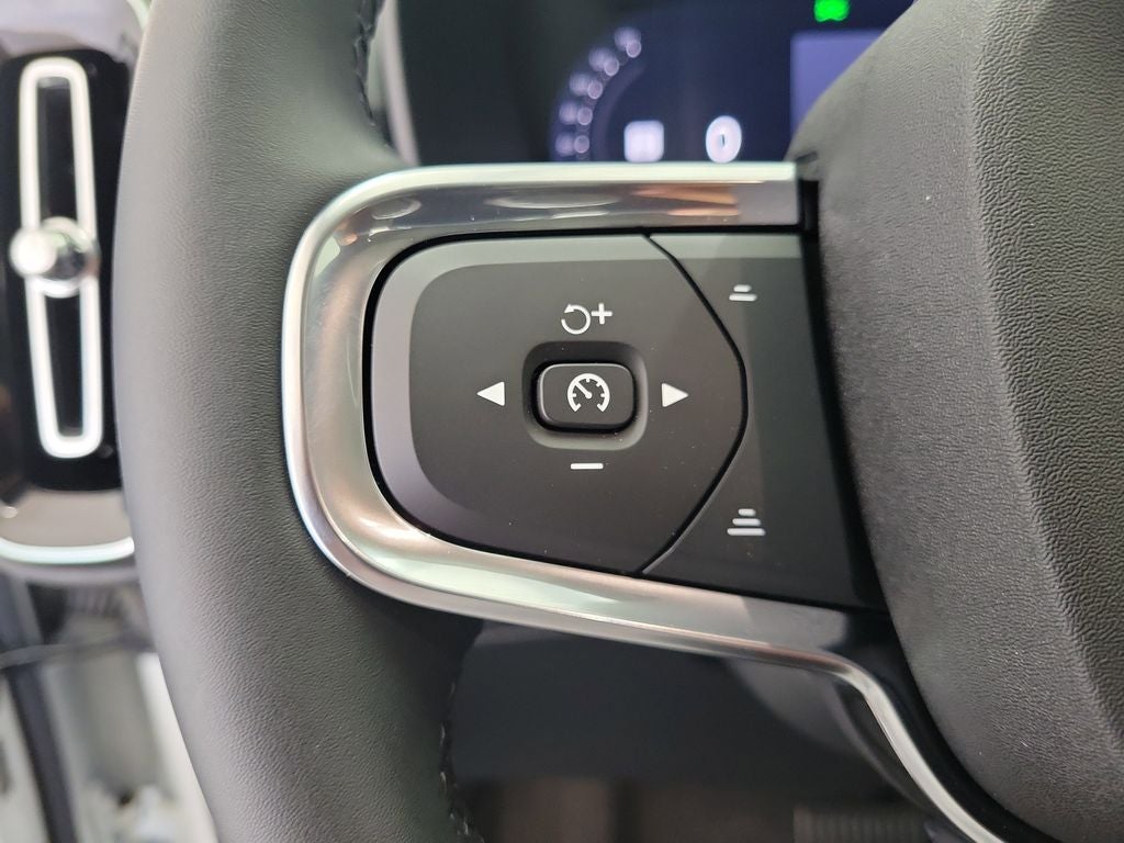 2026 Volvo XC40 B4 Core