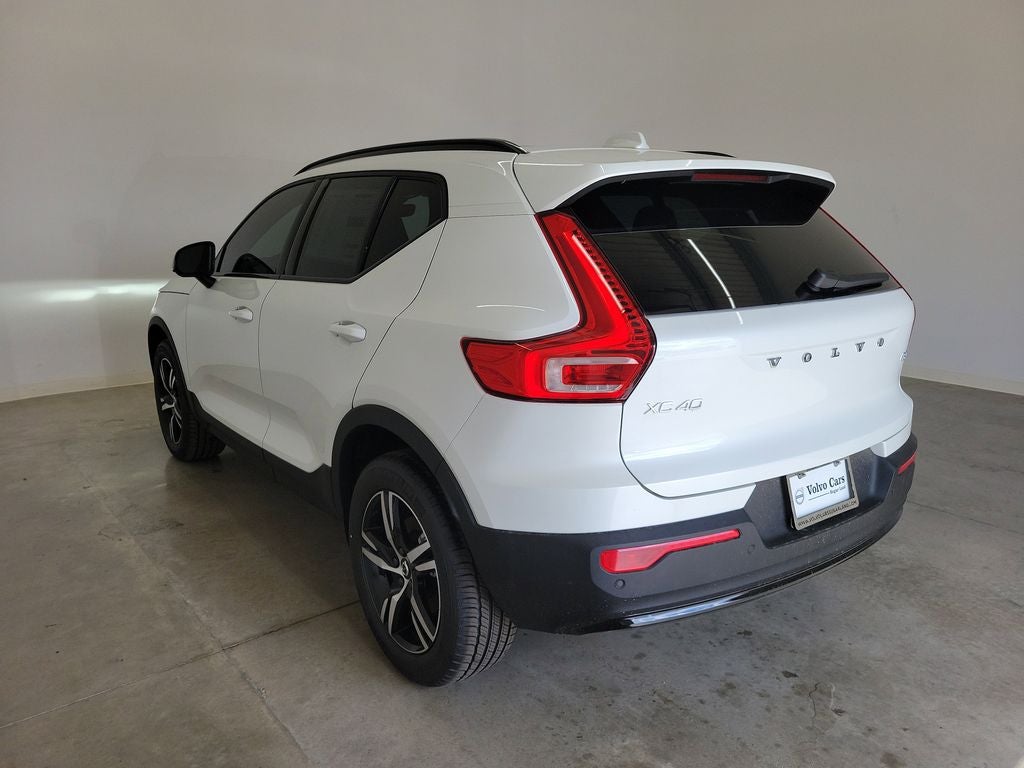 2026 Volvo XC40 B4 Core