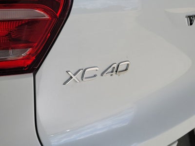 2026 Volvo XC40 B4 Core